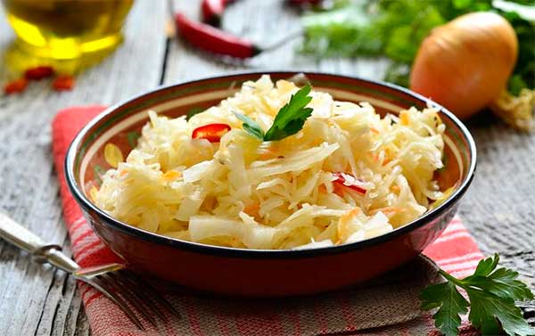 Польза и вред квашеной капусты для организма, можно ли на ней похудеть